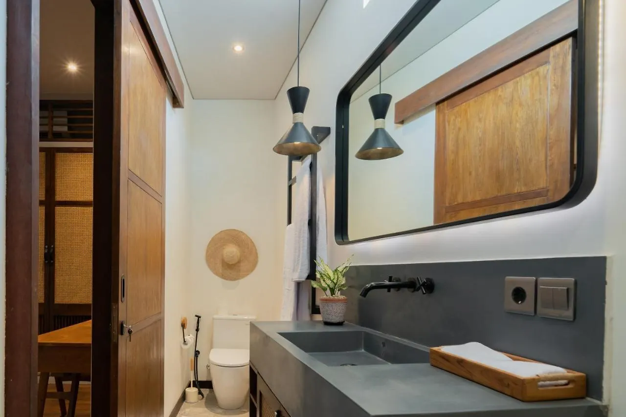 Apartment Seabreeze 2 - Amazing Sunset Penthouse-2Bdr With Pool-Beachfront Canggu   Canggu (Bali)